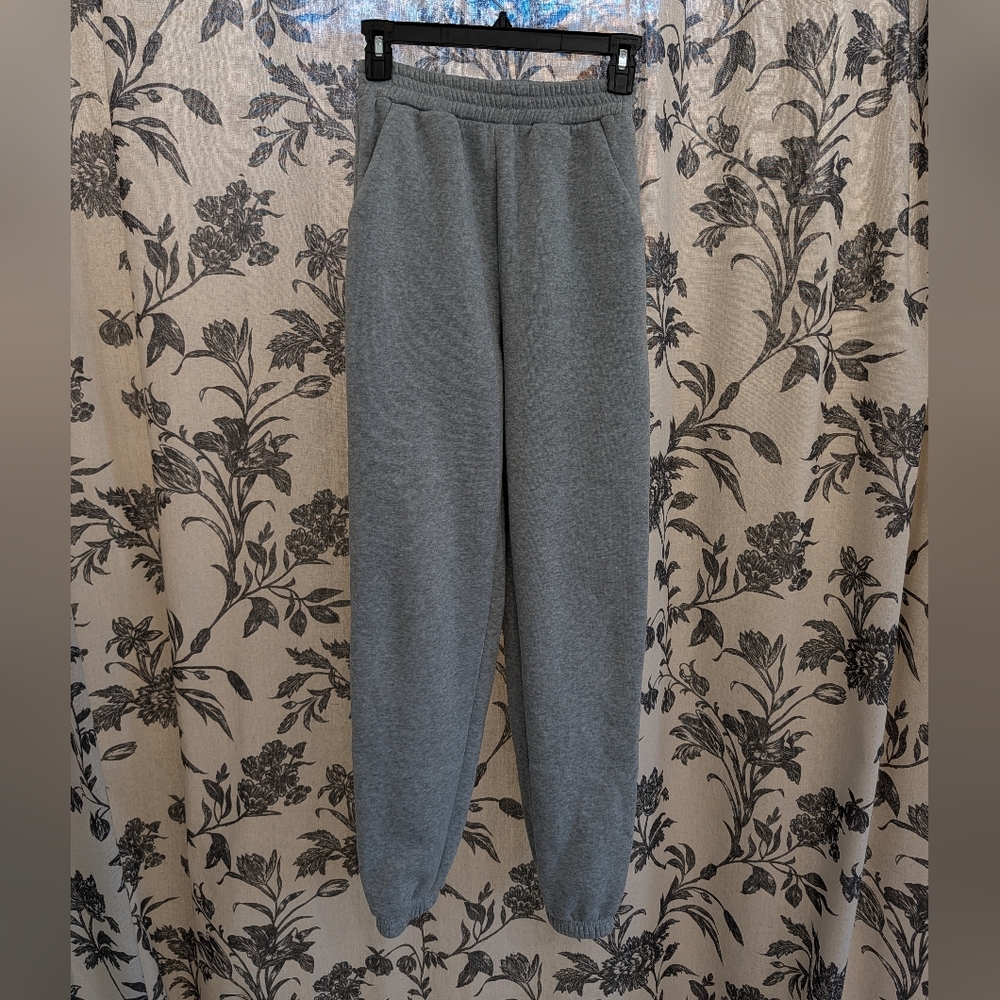 SHEIN Brand - Light Grey Oversized Fleece Sweatpants (Size Women's Small)